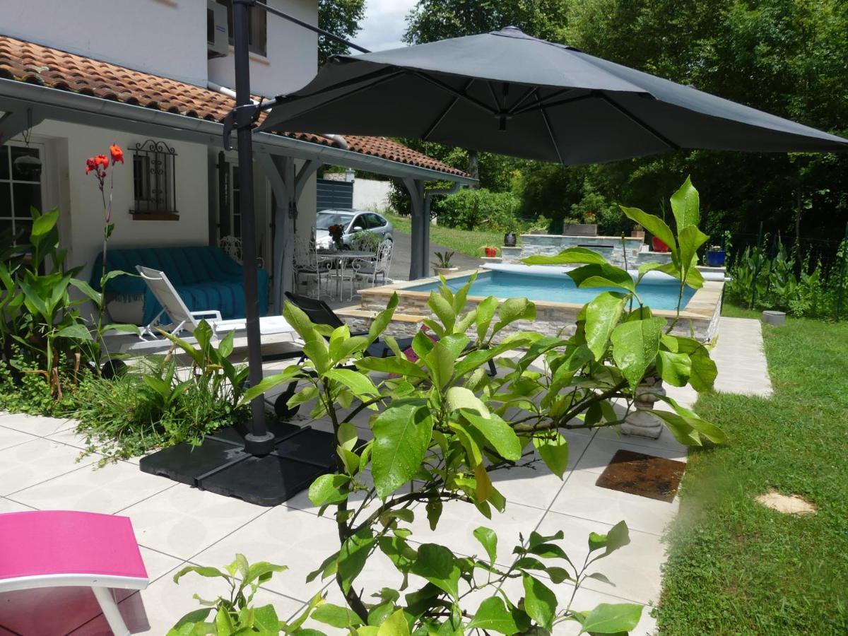 Toki Eder: Marisol's Heated Pool Retreat Near Bayonne And Hossegor Saint-Martin-de-Seignanx